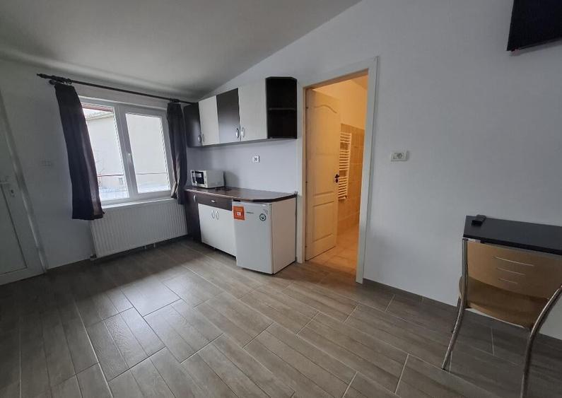 Inchiriez apartament 1 camera Zona Intim - utilitatile incluse in pret - 2