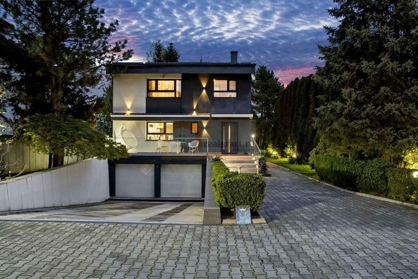 Vilă spectaculoasă pe malul lacului Snagov / 3000 mp teren / Barcă inclusă - 10