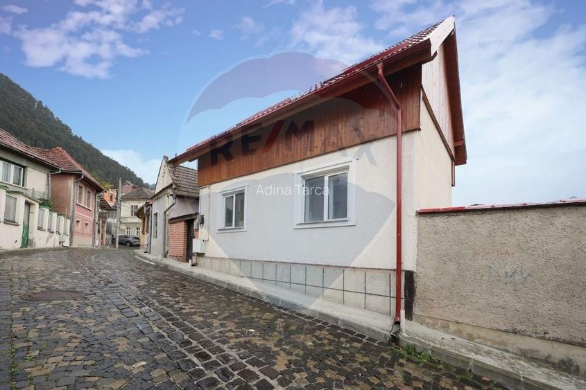 Casa cu 3 camere de vanzare in zona Schei Casa cu 3 camere de vanzare in zona Schei