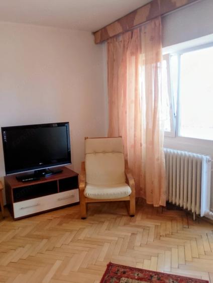 Garsonieră decomandată în Lunei