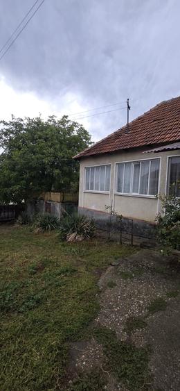 Casă cu 3 camere în Sântandrei