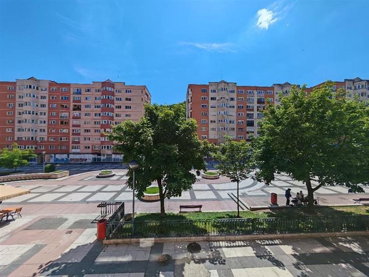 Apartament cu 2 camere decomandat, mobilat în Răcădău