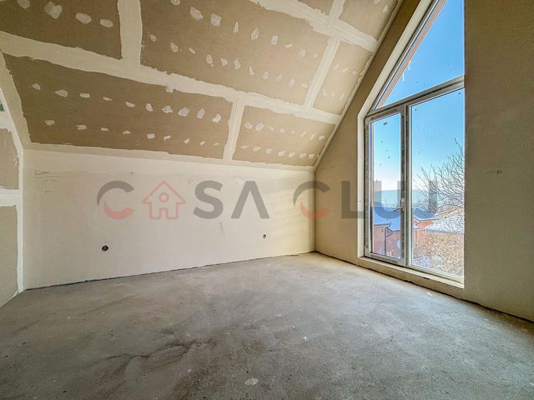 Duplex cu 4 camere cu Canalizare în Dâmbul Rotund