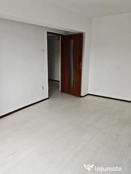 Apartament de vanzare - 4