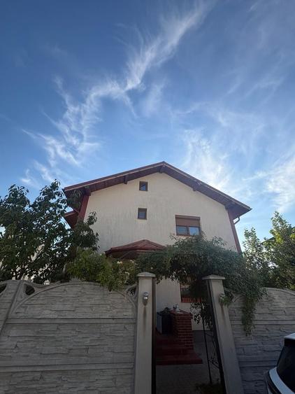 Casă individuală cu 4 camere cu Canalizare în Nord