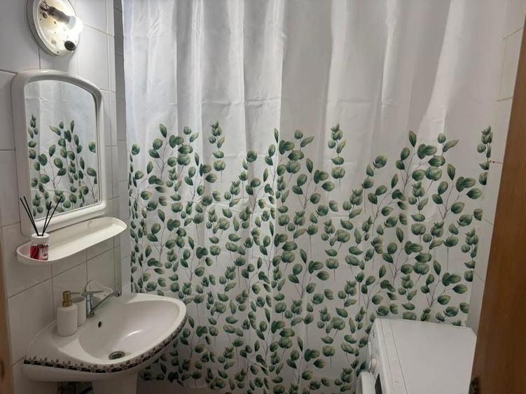 Apartament cu 2 camere semidecomandat în Intim