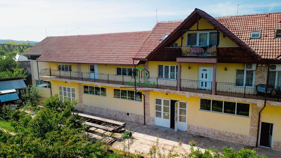 Casă individuală cu 10 camere cu Teren 1500 Mp în Goranu
