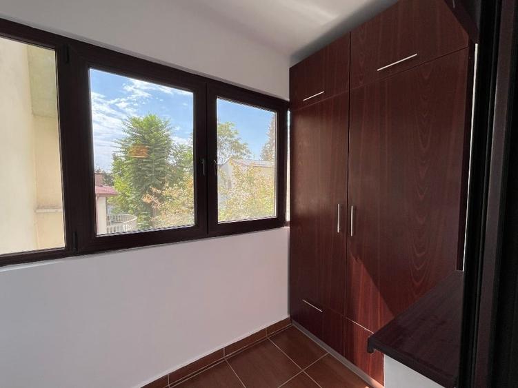 Apartament cu 3 camere semidecomandat, mobilat în Vatra Luminoasă