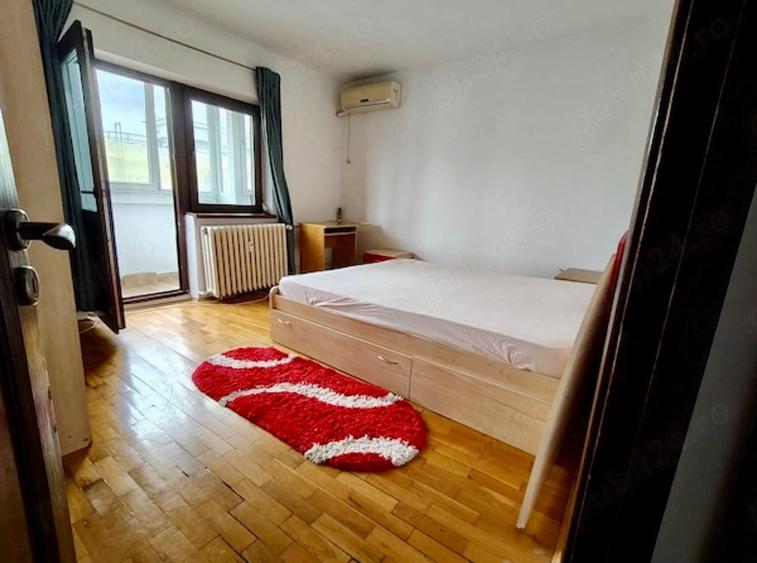 Apartament cu 3 camere decomandat în Nerva Traian