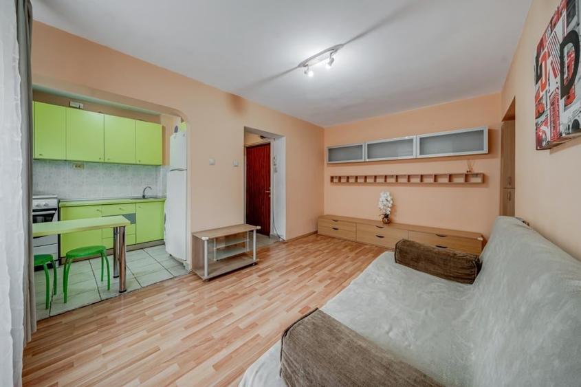 Apartament cu 2 camere semidecomandat, mobilat în Vasile Pârvan