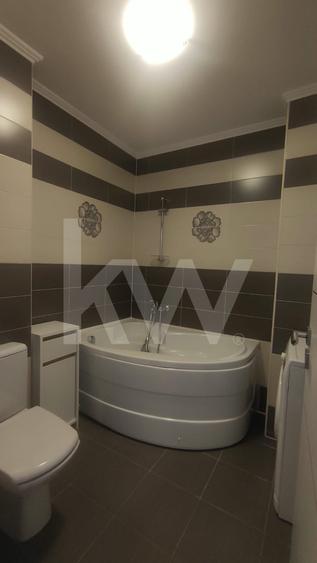 Apartament cu 3 camere semidecomandat, mobilat în Sub Arini