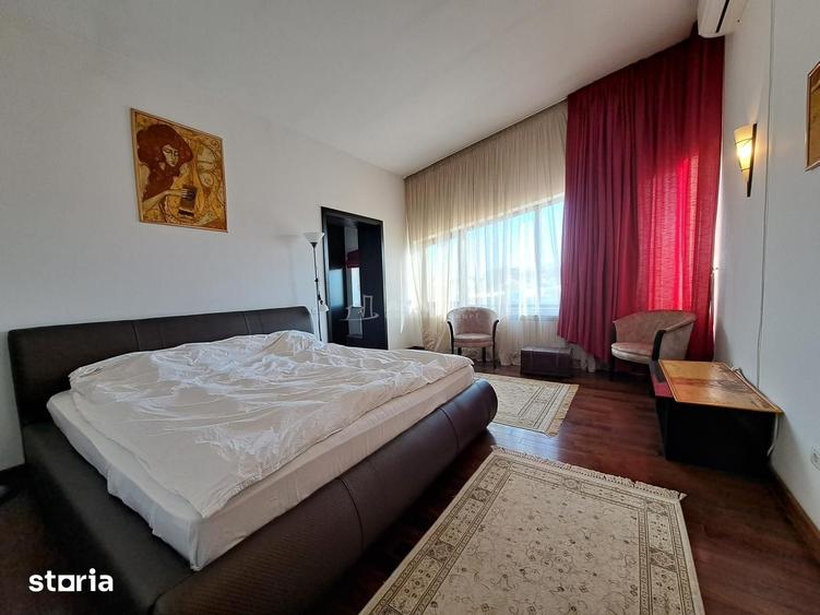 Casă cu 8 camere cu Teren 2500 Mp în Crevedia