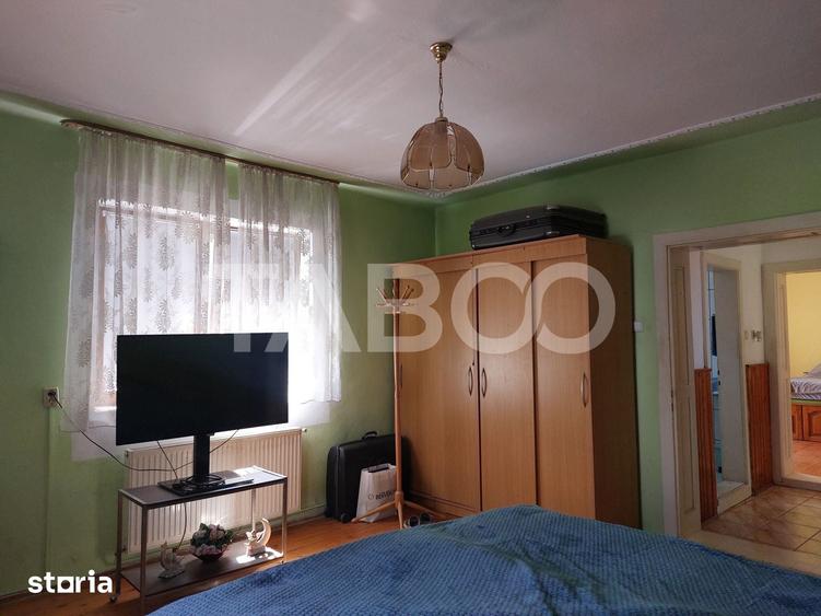 Casă cu 3 camere decomandat cu Teren 516 Mp în Rășinari