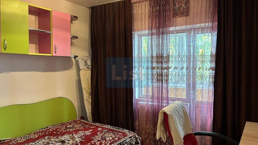 Apartament cu 4 camere decomandat, mobilat în Central