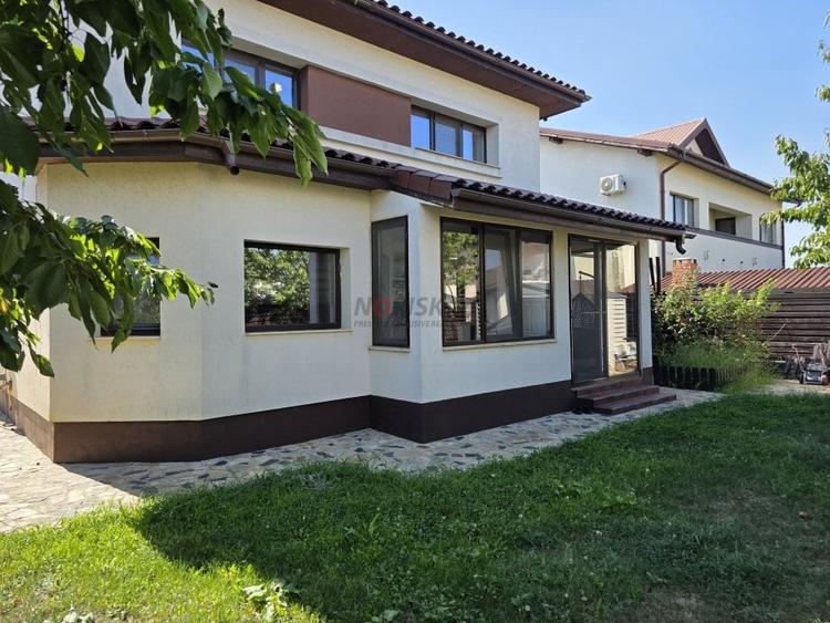 Casă individuală cu 5 camere cu Canalizare în Otopeni