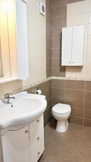 Apartament cu 2 camere decomandat în Tractorul