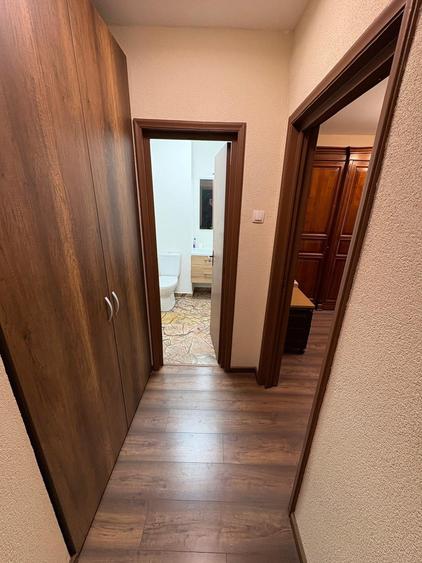 Apartament cu 4 camere decomandat în P-ța Unirii