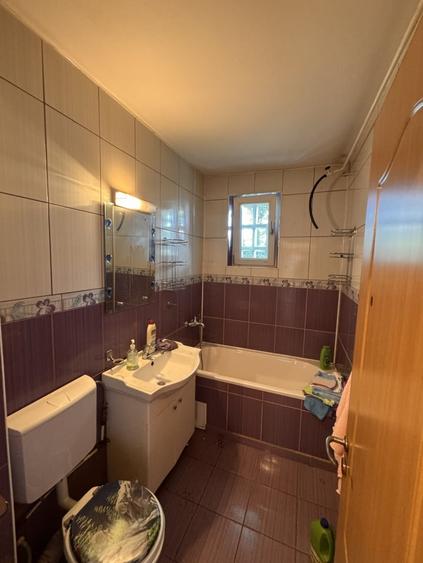 Apartament cu 3 camere semidecomandat în George Enescu