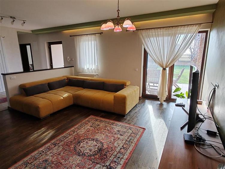 Casă individuală cu 3 camere cu Teren 784 Mp în Cetate
