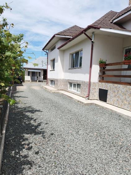 Casă cu 4 camere în Finteușu Mare