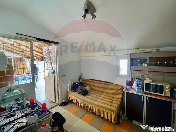 Casă cu 3 camere cu Teren 500 Mp în Central