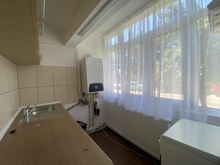 Apartament cu 3 camere decomandat în Rahova