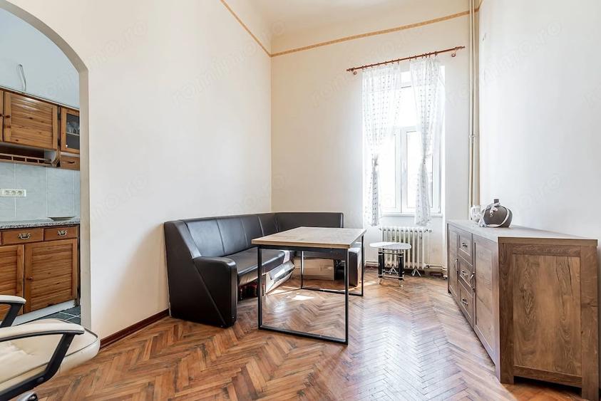 Apartament cu 3 camere semidecomandat în Ultracentral
