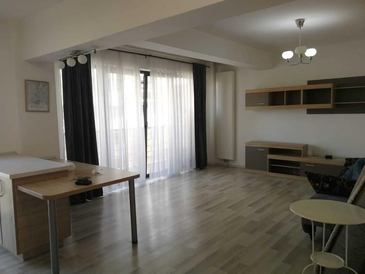 Apartament cu 2 camere decomandat în Livezeni