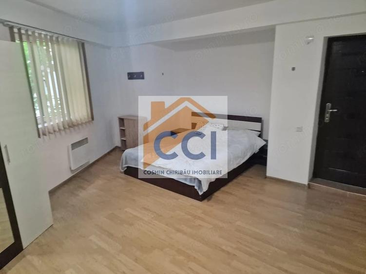 Garsonieră decomandată în Cornișa