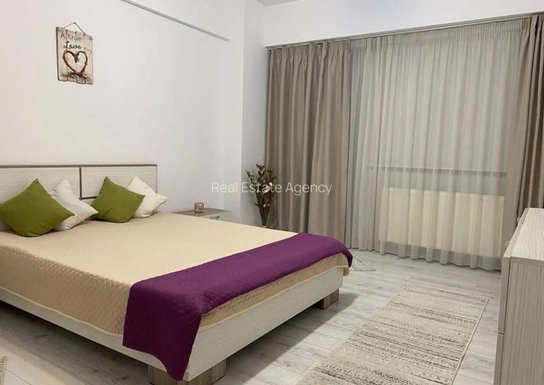 2 camere in zona Complexului Studentesc