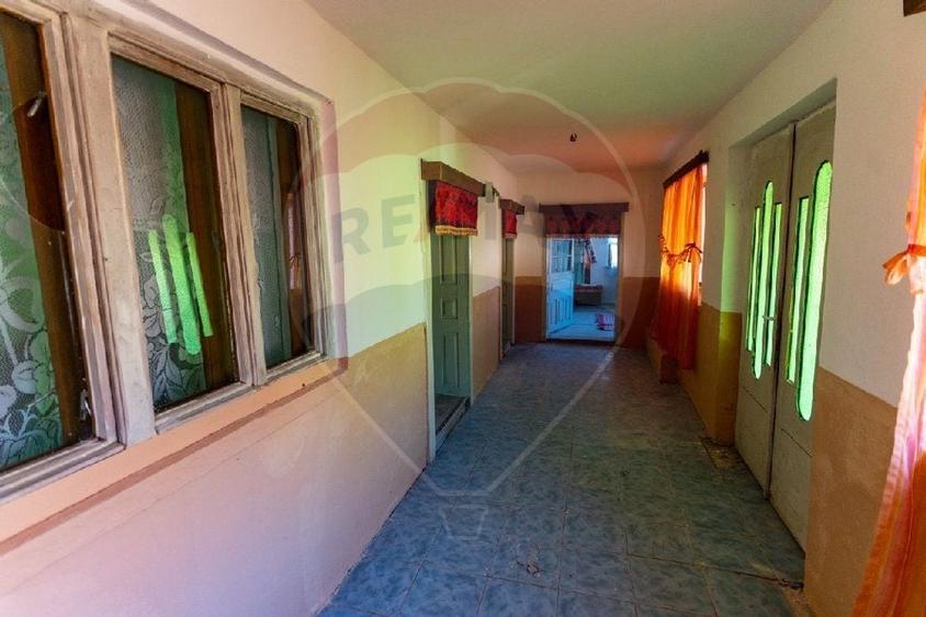 Casă / Vilă cu 4 camere de vânzare - 3