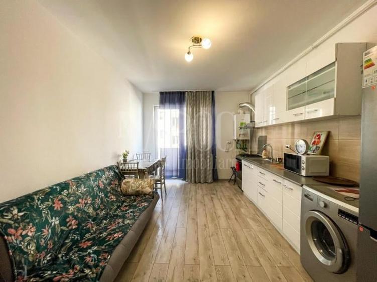 Apartament o camera de vanzare in Floresti - 1