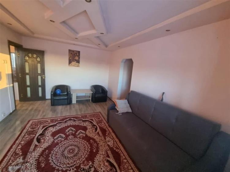 Apartament cu 2 camere semidecomandat, mobilat în Central