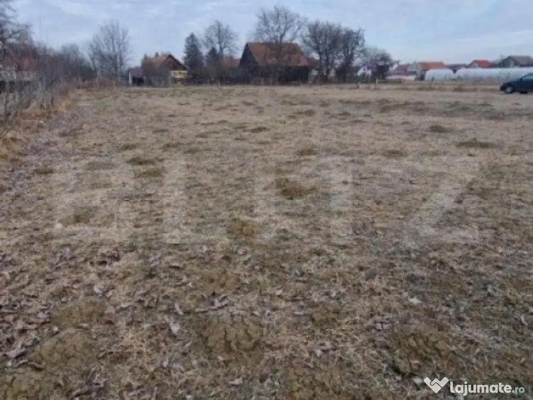 Teren intravilan de vanzare, 867 mp, 30 ml deschidere, regim - 10
