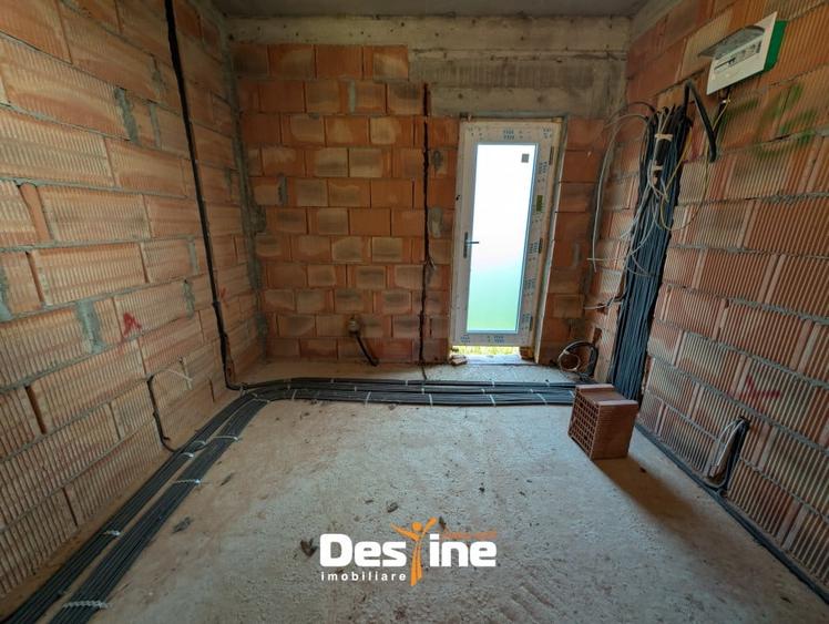 Dobrovăț - Casă la Roșu P+1+Pod 129 mp Utili 1000 mp Teren - 10