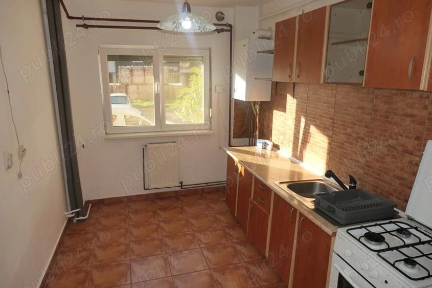 Spatiu pentru birouri, cabinete - apartament 4 camere, Micalaca 100 - zona Kaufland, la parter inalt - 8