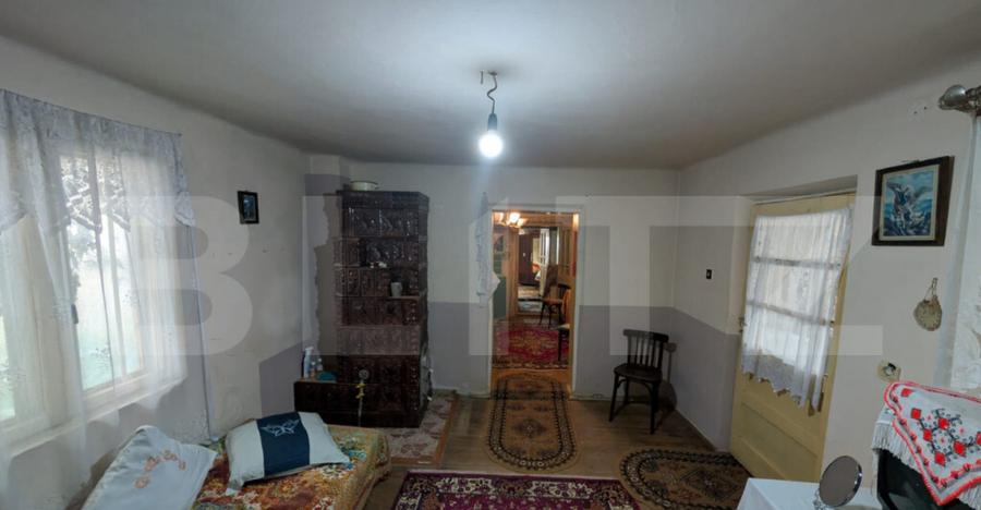 Buc?ani 80mp, teren 2540mp casa de renovat - 9