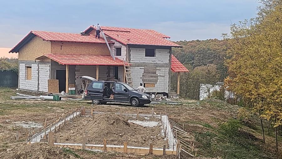 Casă cu 3 camere în Nisipoasa