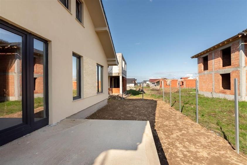 RECO. CASA CU MANSARDA , CIHEI . - 8