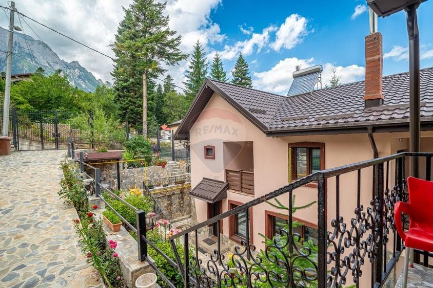 Vila moderna cu 2 corpuri in Busteni | Ideala pentru turism - 26