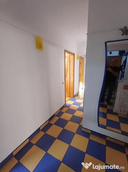 Republicii - Caraiman 3 camere 88 mp etaj 2 - 5