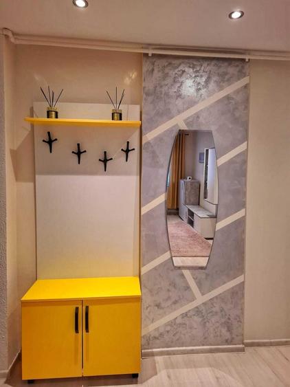 Inchiriez ap.2cam,etaj1, renovat si modern mobilat - 1