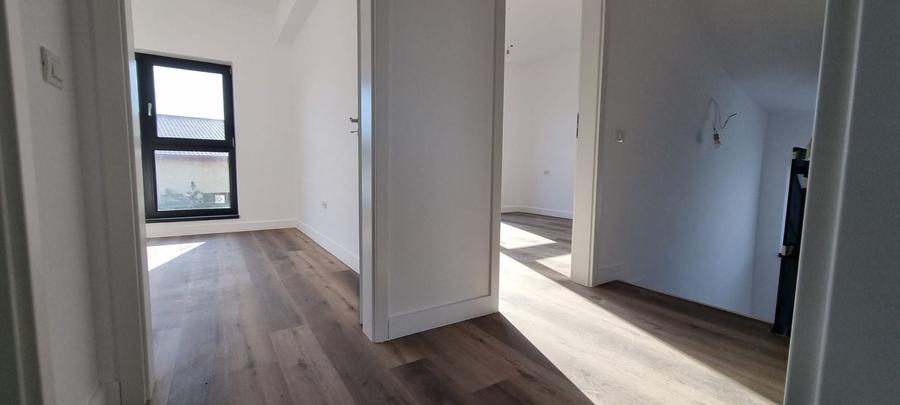 Casă individuală cu 5 camere cu Canalizare în Ultracentral