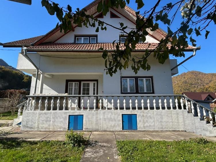 Direct proprietar, vand casa in orasel de munte, Brezoi, jud. Valcea - 1