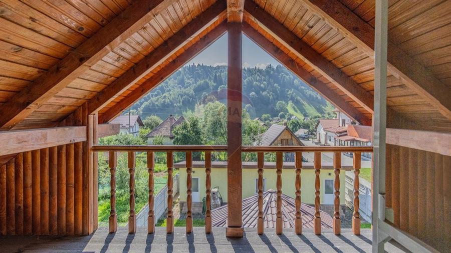 Casa / Vila cu 10 camere de vanzare in Moieciu de Jos - 23