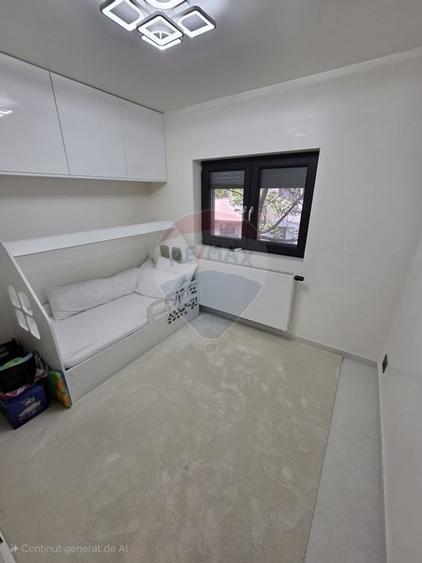 Apartament cu 3 camere etajul 1, zona Poienita - 12