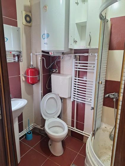 Inchiriez 2 garsoniere cu 1300 lei in spate la Mega Mall, si la straini - 10