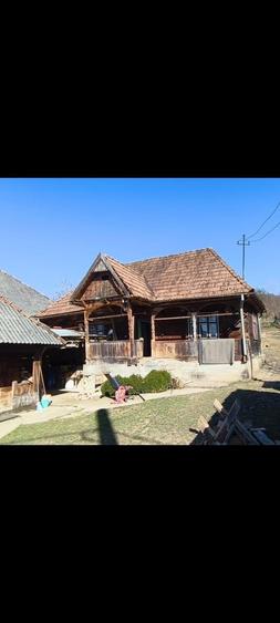 Vand casa traditionala . Din lemn . Relocabila - 8