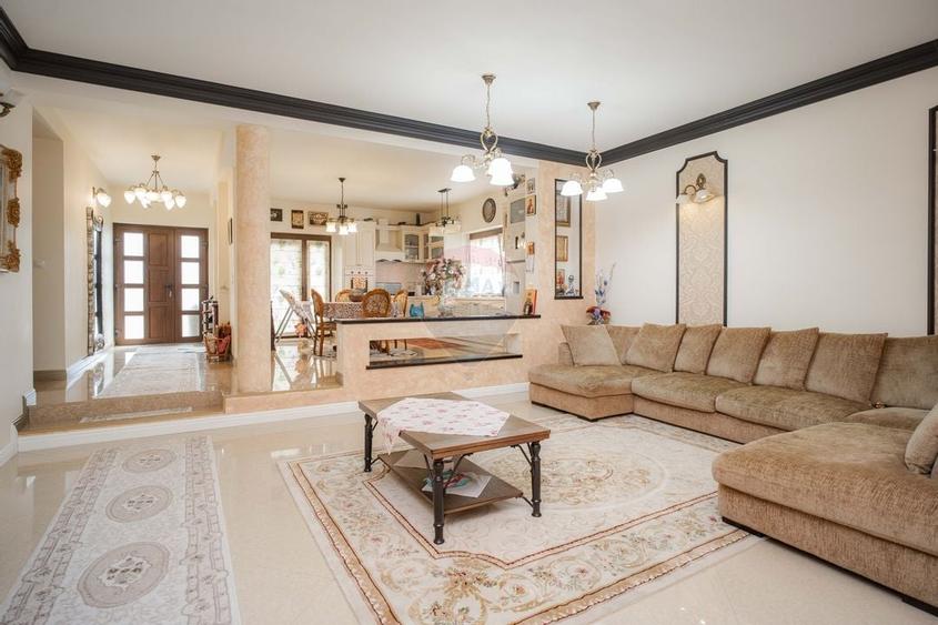 0% Comision - VILA de LUX de vânzare – Cu iaz natural - 3