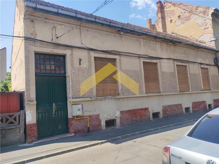 Casa 5 camere de vanzare centrul Aradului - 1